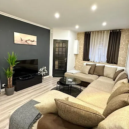 Belle Maison Avec 2 Apartament *